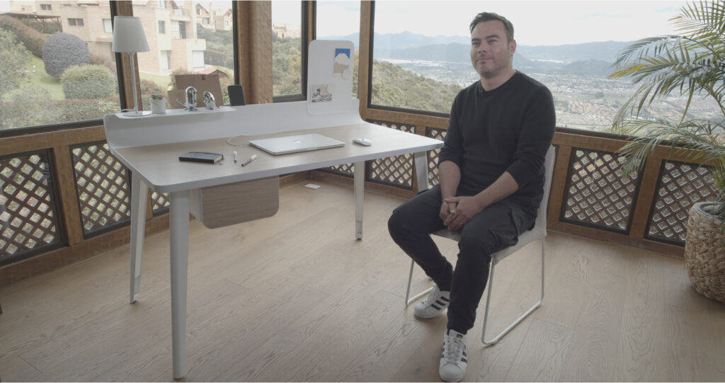 Rodrigo Torres, diseñador del escritorio home office blis